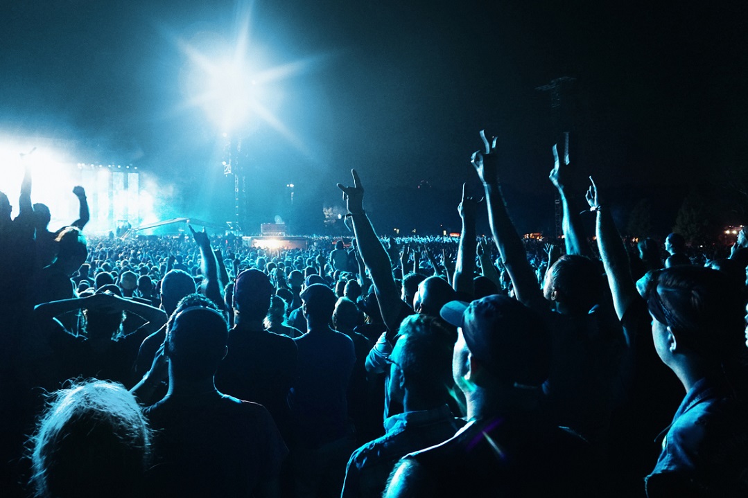 Music concert and crowd. Shot at 1600 iso, grainy…. still print very well